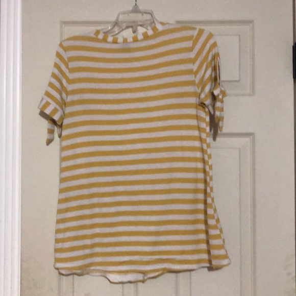 striped shirt with knots on sleeves - Picture 2 of 5